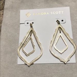 NWT KENDRA Scott Simon earrings